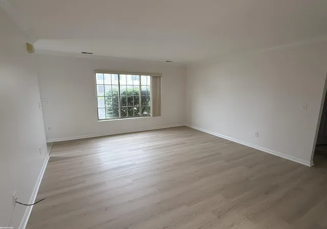 Photo 3 of Sale Pending at 19560 Spagnuolo Lane Lane, Roseville, MI 48066 | MLS# 50188891 | Listing updated on 2025-09-30