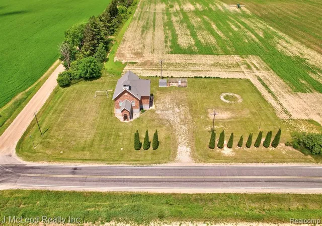 Homes for sale in Caro, MI | 2515 E Akron Rd, Caro, MI 48723 | MLS# 61005787