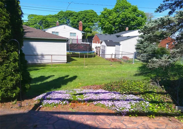 5th image of 2803 Lexington Ct, Trenton, MI 48183 | MLS# 60998518
