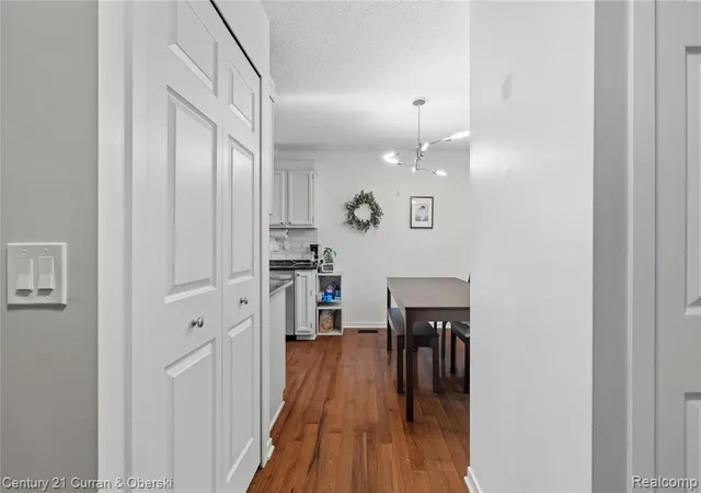Photo 5 of Sale Pending at 41484 Belden Cir, Novi, MI 48377 | MLS# 61016245 | Listing updated on 2026-08-23