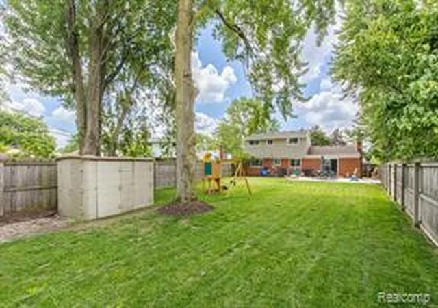 Homes for sale in Sterling Heights, MI | 12541 De Cook Dr, Sterling Heights, MI 48313 | MLS# 61009447