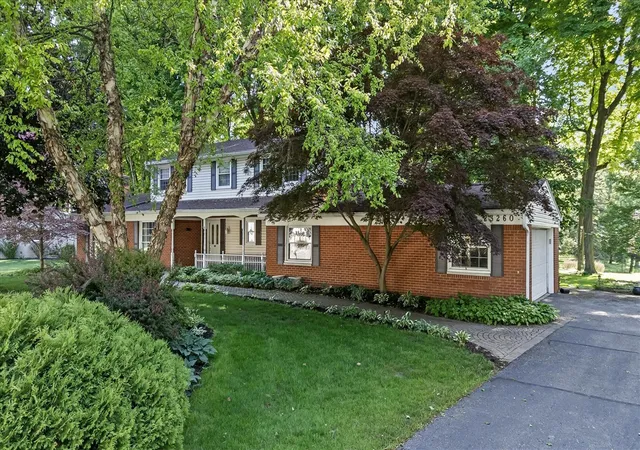 Photo 3 of Single Family Residence at 23260 Ennishore Dr, Novi, MI 48375 | MLS# 70534837 | | Sold on 2026-06-22