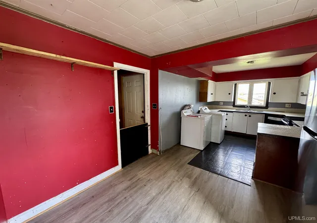 Photo 5 of Single family home for sale at 204 Marquette Ave, Crystal Falls, MI 49920 | MLS# 50215807 | Listing updated on 2026-08-25