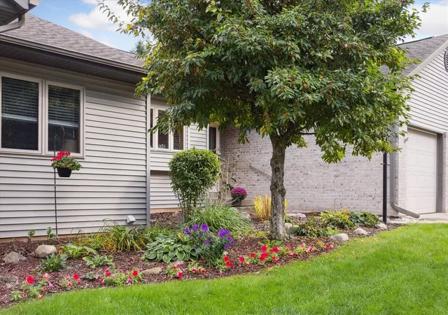 Photo 3 of Sale Pending at 2486 Falcon Pointe Dr, Grand Rapids, MI 49534 | MLS# 70498416 | Listing updated on 2026-02-05