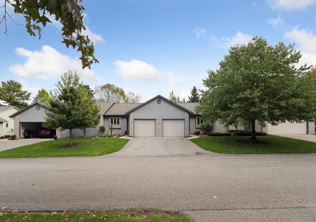 Photo 4 of Sale Pending at 2486 Falcon Pointe Dr, Grand Rapids, MI 49534 | MLS# 70498416 | Listing updated on 2026-02-05