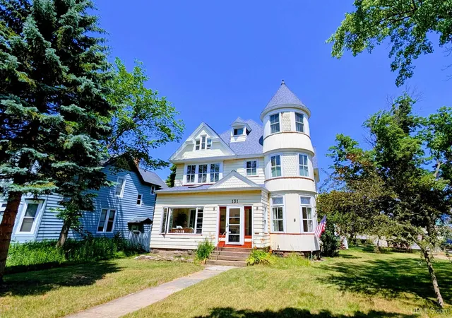 2nd image of 131 E Arch St, Marquette, MI 49855 | MLS# 50214680
