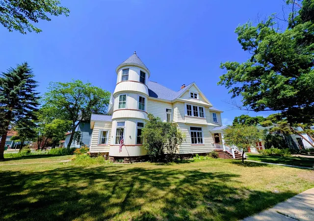 4th image of 131 E Arch St, Marquette, MI 49855 | MLS# 50214680