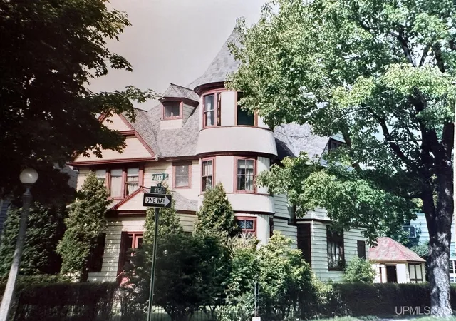 68th image of 131 E Arch St, Marquette, MI 49855 | MLS# 50214680
