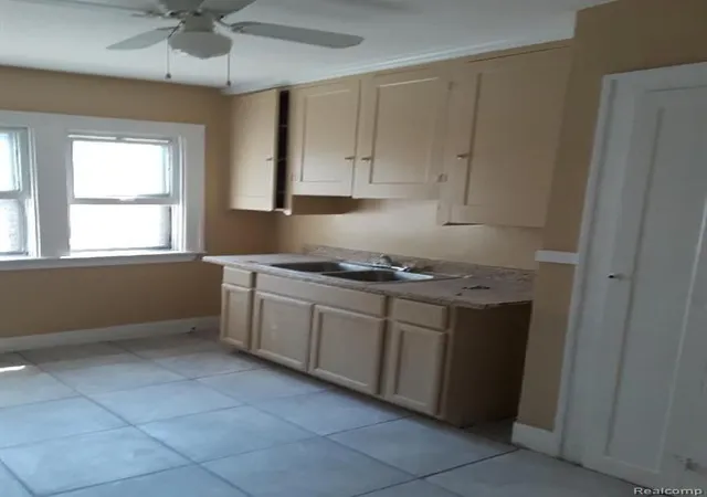 Photo 4 of Sale Pending at 16565 Kentucky St, Detroit, MI 48221 | MLS# 40256311 | Listing updated on 2025-06-17