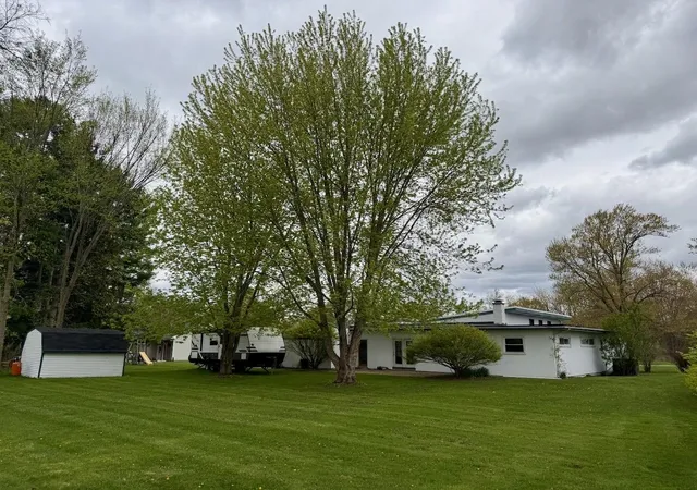 Homes for sale in Chesaning, MI | 710 E Broad St, Chesaning, MI 48616 | MLS# 50206297
