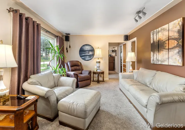 Photo 3 of Sale Pending at 559 Shawmut Blvd, Grand Rapids, MI 49504 | MLS# 70544518 | Listing updated on 2026-08-11