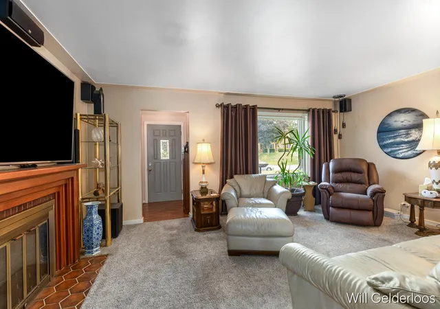 Photo 4 of Sale Pending at 559 Shawmut Blvd, Grand Rapids, MI 49504 | MLS# 70544518 | Listing updated on 2026-08-11