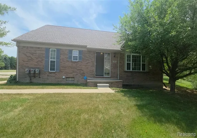 Homes for sale in Westland, MI | 1900 Player Cir, Westland, MI 48186 | MLS# 60986540