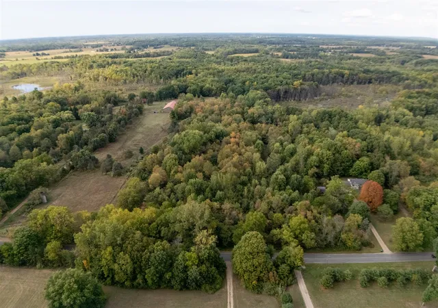 3rd image of 35780 36Th Ave, Paw Paw, MI 49079 | MLS# 70495594