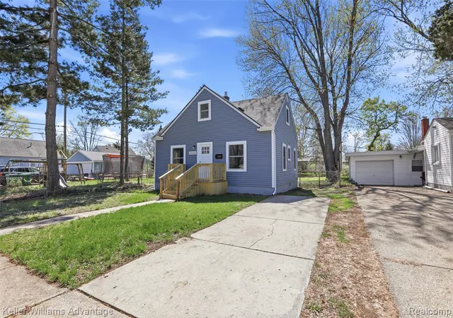 Homes for sale in Garden City, MI | 33451 Brown St, Garden City, MI 48135 | MLS# 60985879