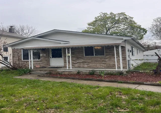 Photo 2 of Sale Pending at 138 W Robert, Hazel Park, MI 48030 | MLS# 50128570 | Listing updated on 2024-05-11