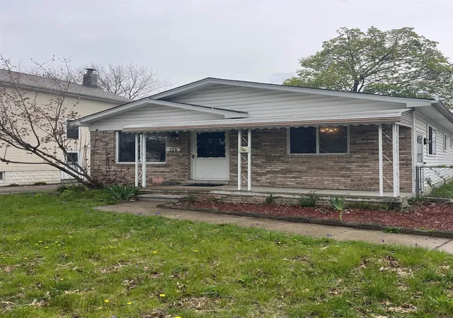Photo 3 of Sale Pending at 138 W Robert, Hazel Park, MI 48030 | MLS# 50128570 | Listing updated on 2024-05-11