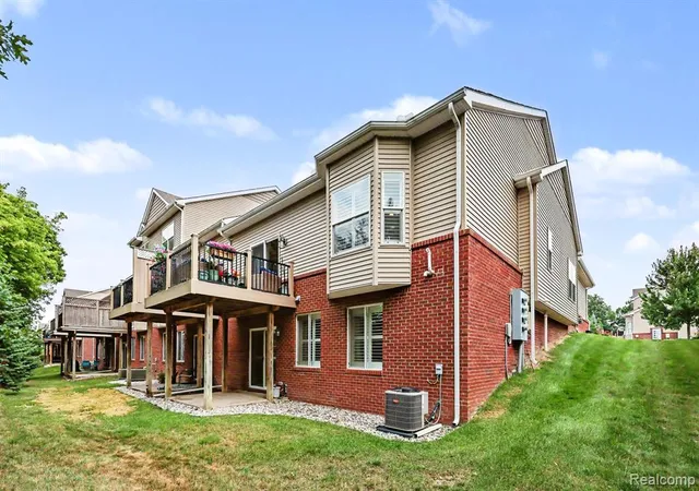 2nd image of 3045 Bridgewater Rd #5, Auburn Hills, MI 48326 | MLS# 61016522