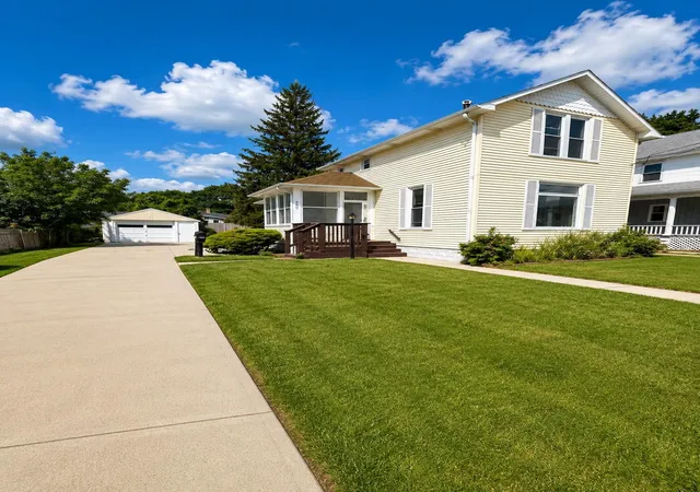 Photo 1 of Sale Pending at 503 N Wenona St, Bay City, MI 48706 | MLS# 50218245 | Listing updated on 2026-09-21