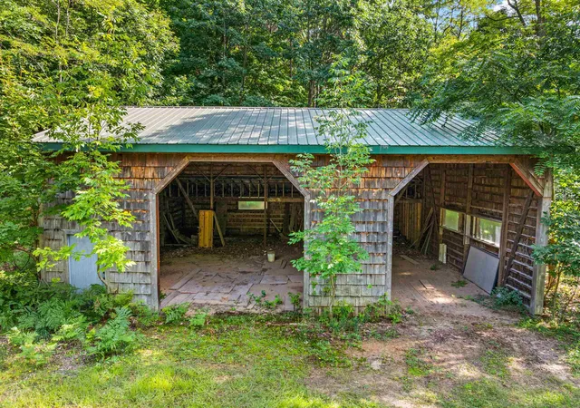 Photo 4 of House for sale at 10552 S Craig Rd, Traverse City, MI 49686 | MLS# 80073043 | Listing updated on 2026-09-26