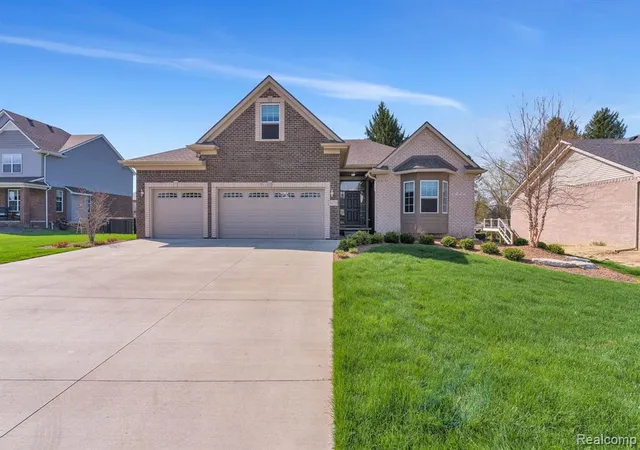 Homes for sale in Wixom, MI | 3173 Roma Ct, Wixom, MI 48393 | MLS# 60998453