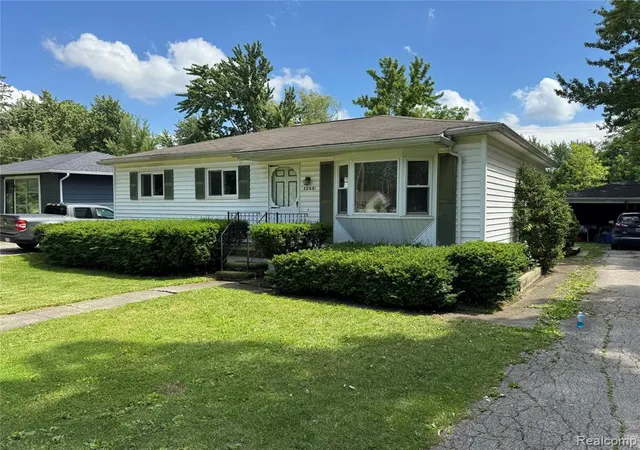3rd image of 1285 W Oregon St, Lapeer, MI 48446 | MLS# 61017039