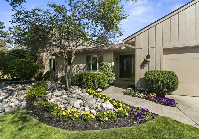 1st image of 4217 Walnut Hills Ln, Grand Rapids, MI 49512 | MLS# 70549103