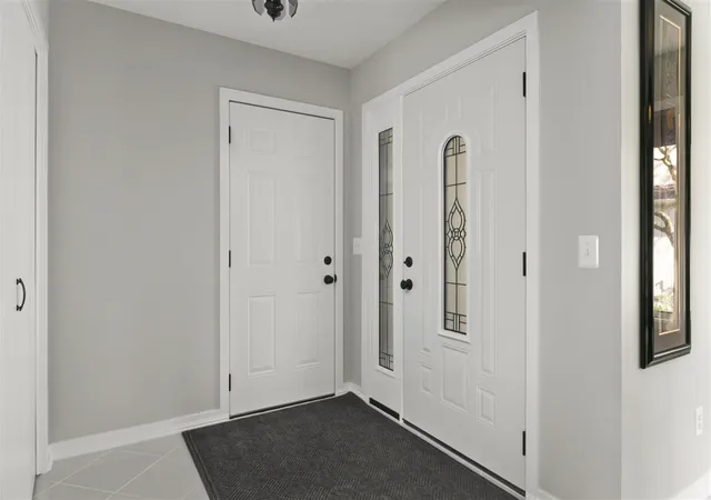 Listing Photo 4 - Condo for sale in building located at 4217 Walnut Hls Ln, Grand Rapids, MI 49512-3832