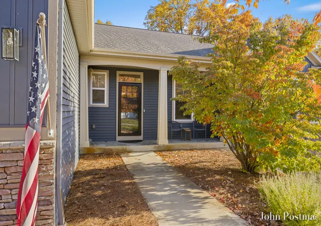 4th image of 6186 Arrowcrest Ct, Rockford, MI 49341 | MLS# 70503238