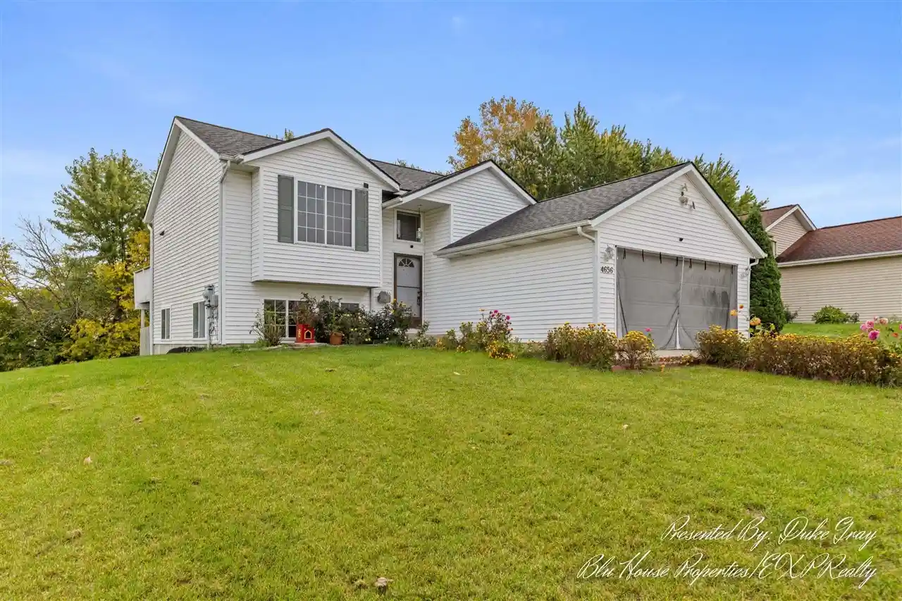 Photo 1 of Single family home for sale at 4656 Crosswinds Dr, Grand Rapids, MI 49508 | MLS# 70564675 | Listing updated on 2026-10-22