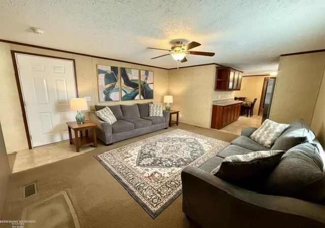 3rd image of 4539 Carlton Rd, Sterling Heights, MI 48310 | MLS# 50213293