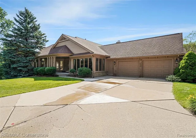 3rd image of 13780 Eaton Dr, Plymouth, MI 48170 2485 | MLS# 61006465