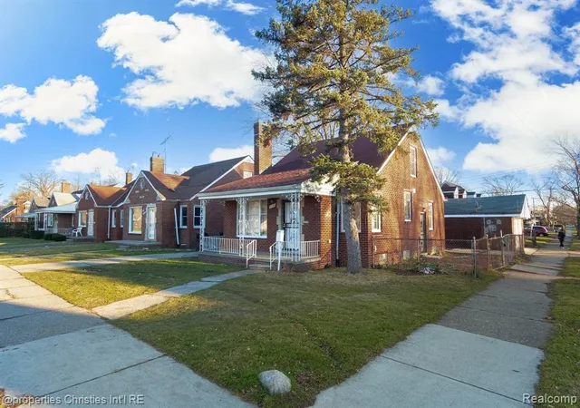 3rd image of 17902 Chester St, Detroit, MI 48224 | MLS# 60977826