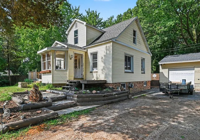 Photo 3 of Single family home for sale at 14525 Lakeshore Ave, Grand Haven, MI 49417 | MLS# 70550939 | Listing updated on 2026-09-01