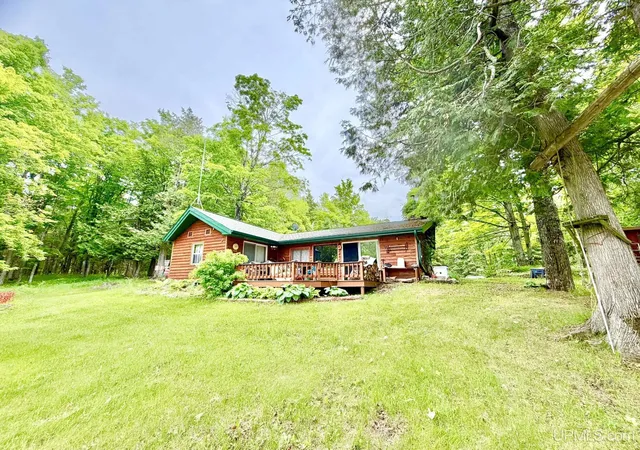 Homes for sale in Hardwood, MI | N7667 Camp Three Rd, Hardwood, MI 49834 | MLS# 50211496