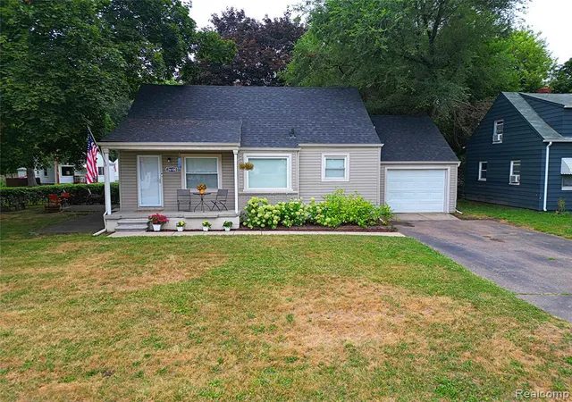 Photo 5 of Single family home for sale at 26100 Southwestern Hwy, Redford, MI 48239 2515 | MLS# 61024708 | Listing updated on 2026-08-27