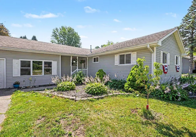 Photo 2 of Sale Pending at 12933 Gera Rd, Birch Run, MI 48415 | MLS# 50214936 | Listing updated on 2026-08-21