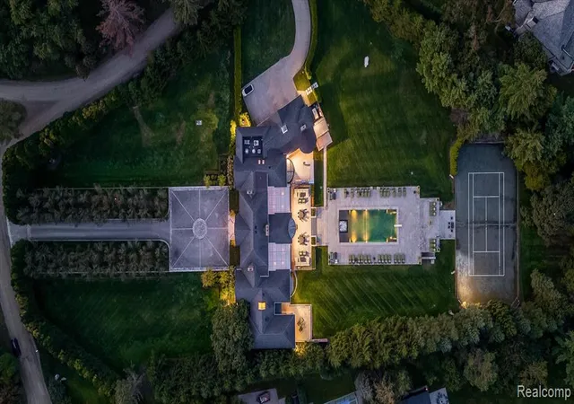 1st image of 5035 Brookdale Rd, Bloomfield Hills, MI 48304 3611 | MLS# 61022891