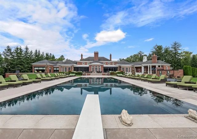 2nd image of 5035 Brookdale Rd, Bloomfield Hills, MI 48304 3611 | MLS# 61022891