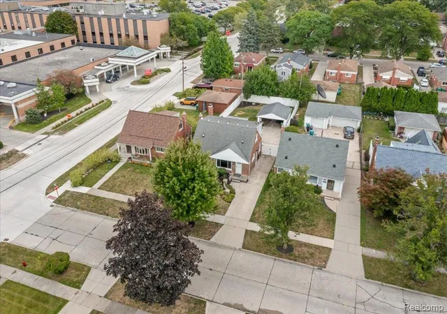 Photo 2 of Sale Pending at 6148 Cardwell St, Garden City, MI 48135 2503 | MLS# 61025919 | Listing updated on 2026-09-18