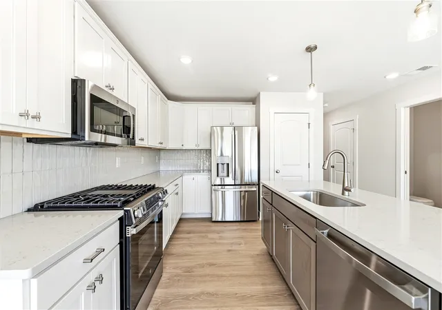 Listing Photo 1 - Condo for sale in building located at 914 Indiana Ave, South Haven, MI 49090 - Unit #14