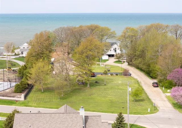 3rd image of 0 Beachview Dr, South Haven, MI 49090 | MLS# 70529344