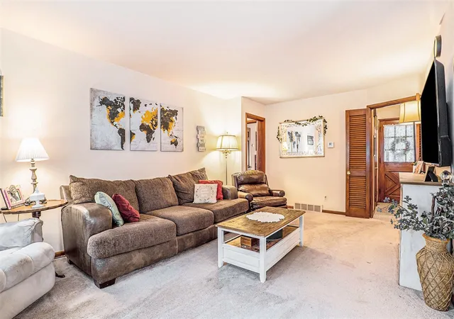 Photo 3 of Sale Pending at 1837 Observatory Ave, Grand Rapids, MI 49546 | MLS# 70499879 | Listing updated on 2025-11-13