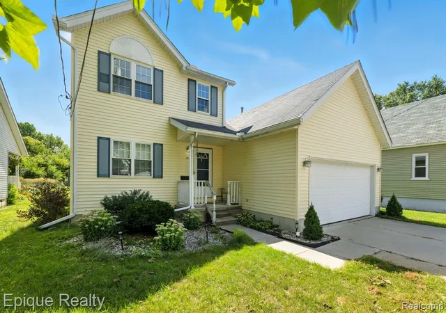 2nd image of 146 Taylor St, Port Huron, MI 48060 | MLS# 60931685