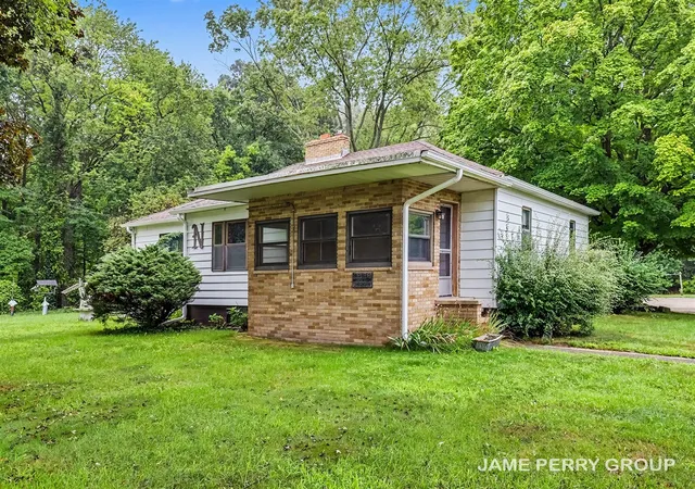 2nd image of 3505 S Sheridan Rd, Sheridan, MI 48884 | MLS# 70553484