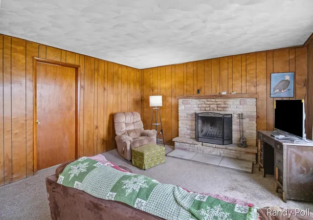Homes for sale in Evart, MI | 10116 Lakeshore Dr, Evart, MI 49631 | MLS# 70526263
