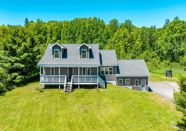 Homes for sale in Chassell, MI | 39445 Lower Worham Rd, Chassell, MI 49916 | MLS# 50213072