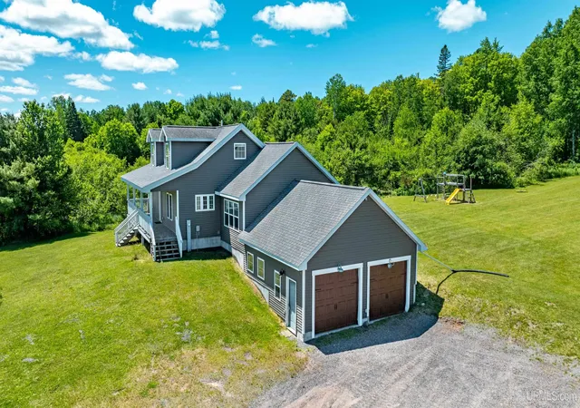 Homes for sale in Chassell, MI | 39445 Lower Worham Rd, Chassell, MI 49916 | MLS# 50213072