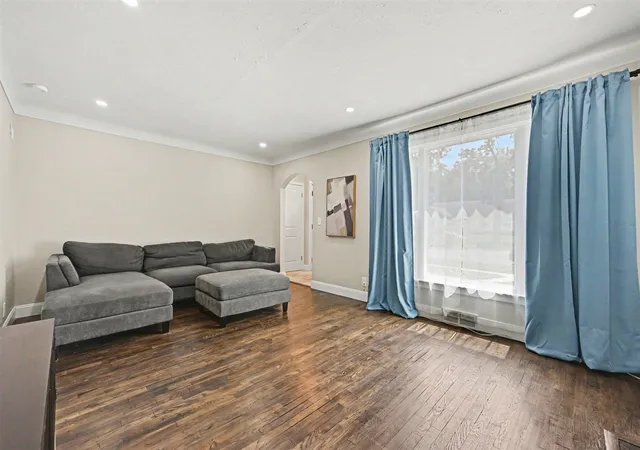 Photo 3 of Single family home for sale at 415 Glendale Blvd, Kalamazoo, MI 49004 | MLS# 70547290 | Listing updated on 2026-08-26