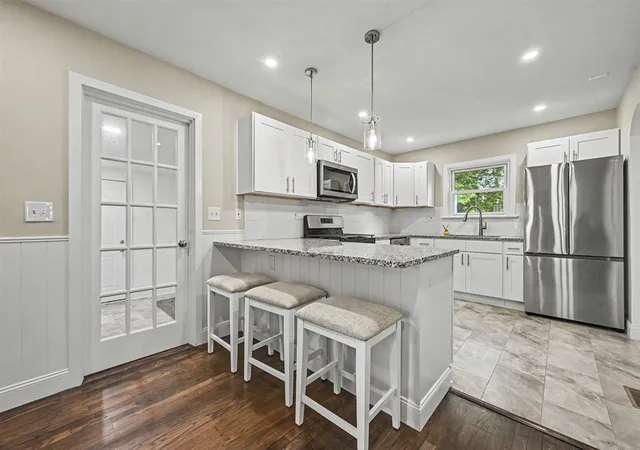 Photo 4 of Single family home for sale at 415 Glendale Blvd, Kalamazoo, MI 49004 | MLS# 70547290 | Listing updated on 2026-08-26